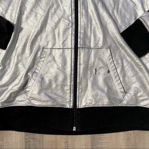 VICTORIA’S SECRET PINK Beautiful metallic hooded jacket. 💕 - Picture 3 of 7
